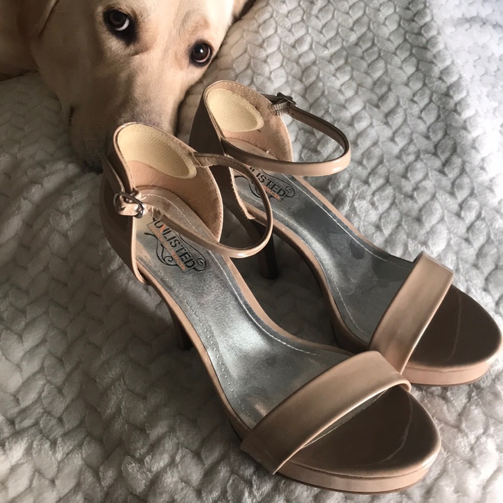 Unlisted. A Kenneth Cole collection.